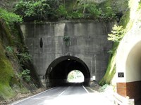 鶴舞第一隧道＆鶴舞歩道トンネル (千葉県市原市鶴舞～田尾) | 穴と橋とあれやらこれやら