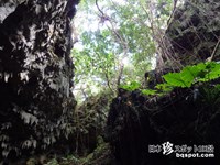 人骨が散らばる神秘の洞窟探検へ「ヤジャーガマ洞窟」【久米島】 | 日本珍スポット100景