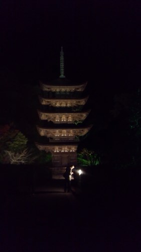 山口県の瑠璃光寺で首のない人の霊の写真