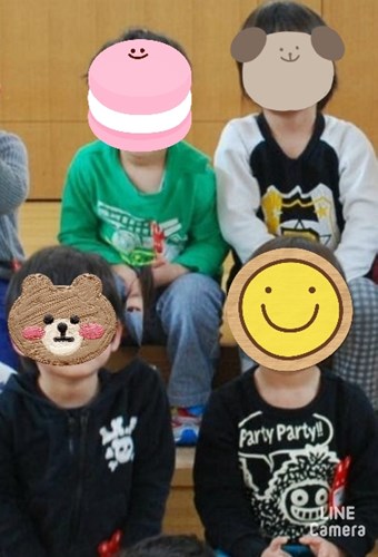 幼稚園の集合写真 - 心霊写真