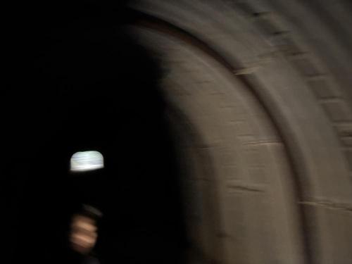 トンネルで撮れた謎の顔