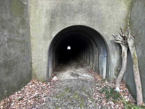 トンネル