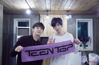 TEENTOPのNIELを睨むガイコツのような顔