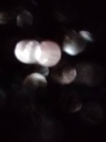 身に覚えのない写真がありました。これは心霊写真ですか？