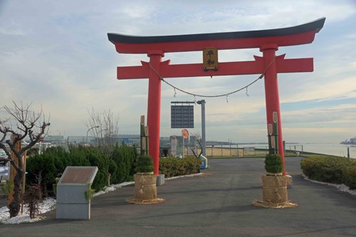 羽田空港の赤鳥居