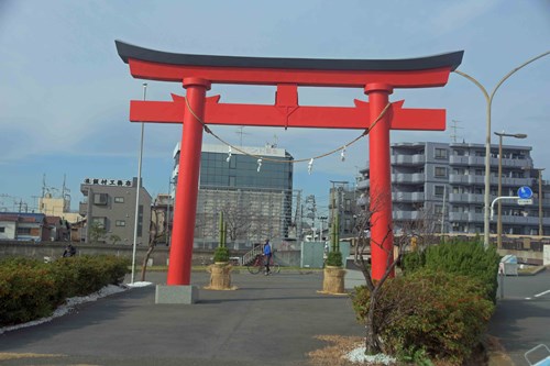 羽田空港の赤鳥居