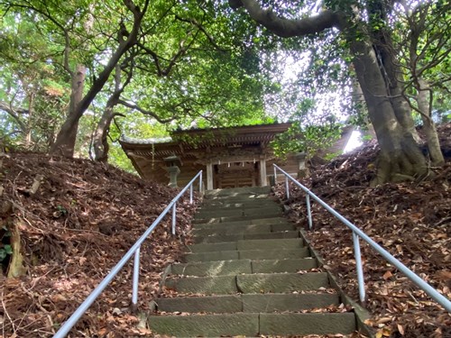 新潟県村上市 海沿いの神社