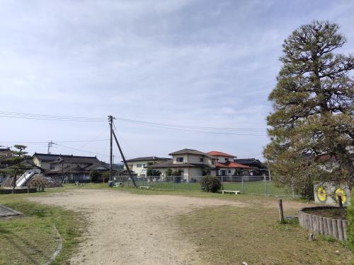 院庄東公園／睨み合いの松