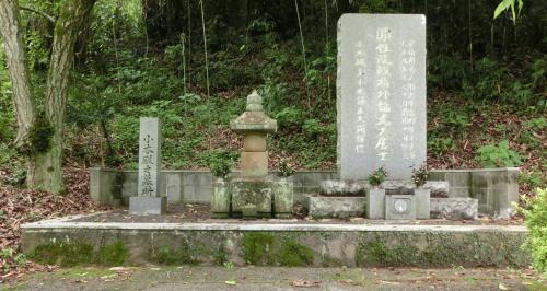 【東伯郡湯梨浜町】小木弾正輝信の墓所の画像