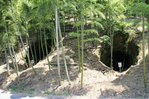 旧海軍小松基地物資貯蔵庫跡の画像