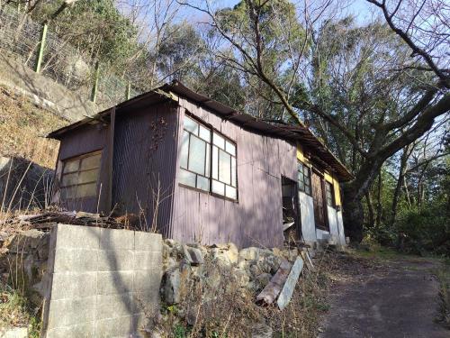 行者山の廃稲荷大明神の写真