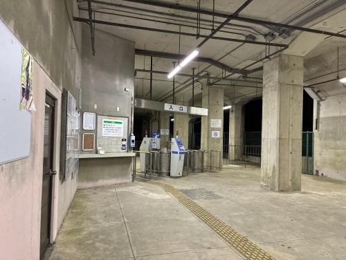 西青山駅の写真