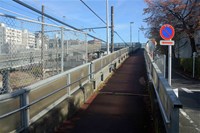 東京都八王子市の心霊スポット「なかよしこ線橋(旧学園踏切)」
