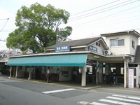 大阪府豊中市の心霊スポット「服部天神駅前のクスノキ」
