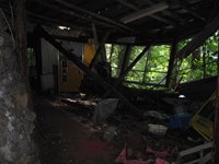 山梨県富士河口湖町の心霊スポット「小曲園」