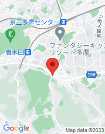 【町田市】公衆トイレと遊歩道の画像