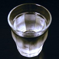 第3位：電気を消して水を飲む