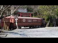 石引神社の踏切